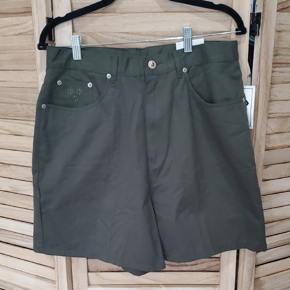 NWT Khaki Green Flat Front Shorts Womens Sz 16